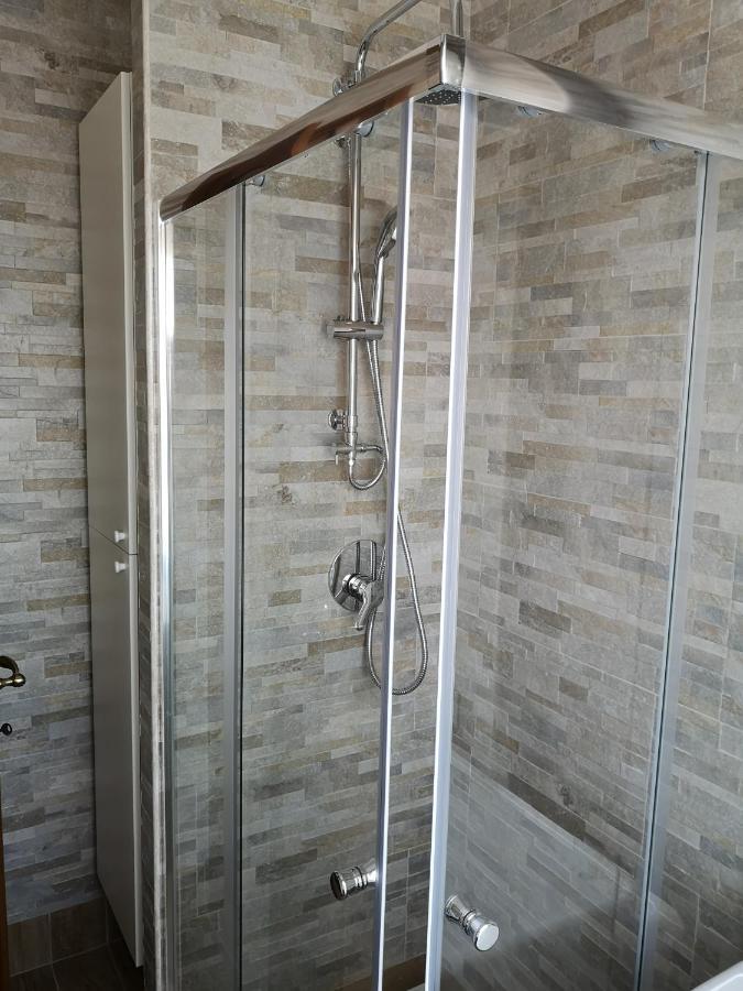 Queen East Verona Apartments Luaran gambar