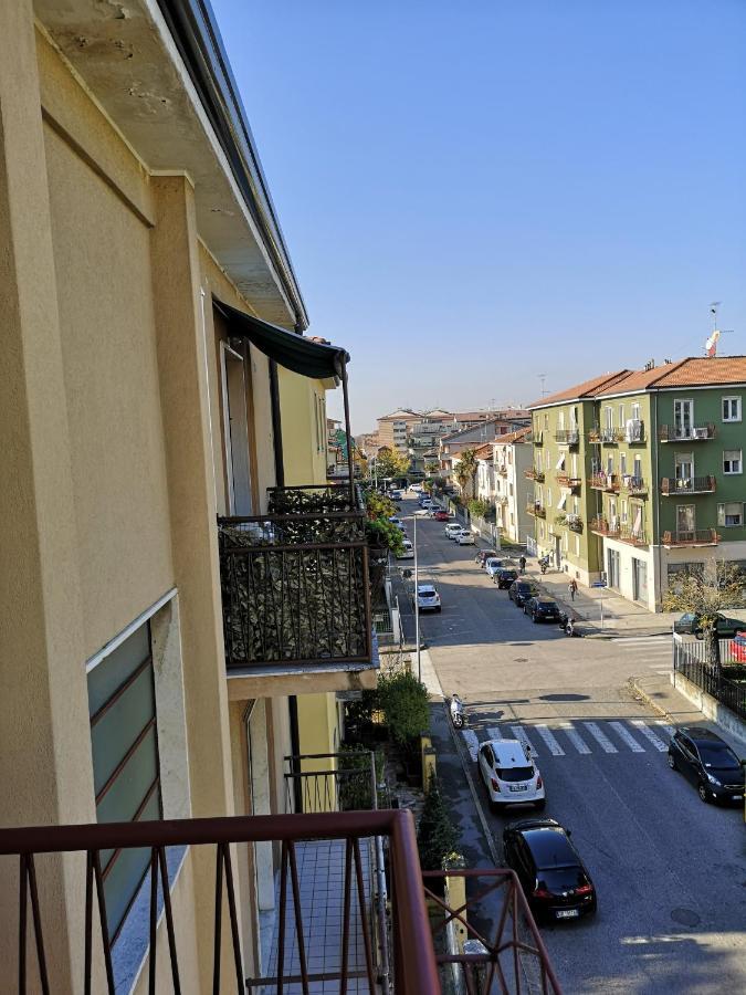 Queen East Verona Apartments Luaran gambar